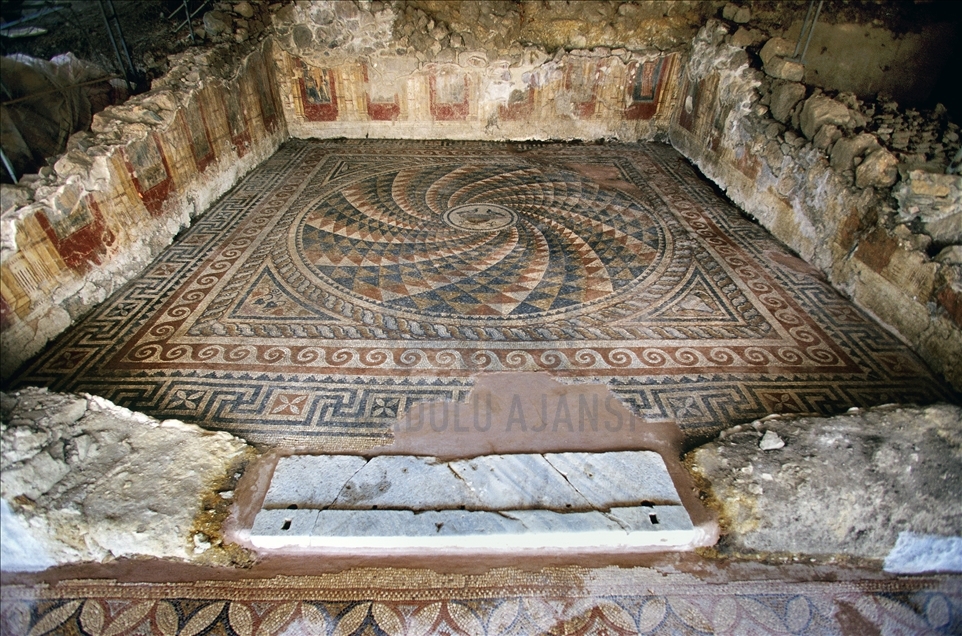 Altınoluk Antandros Antik Kenti'ndeki kazıların yıl boyu süreceği açıklandı