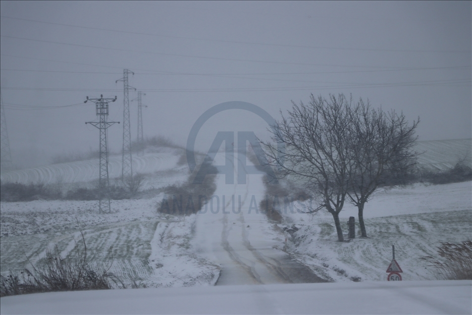 Tekirdağ'da kar yağışı başladı