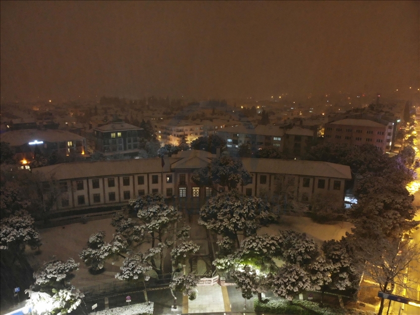 Muğla'da kar yağışı etkili oluyor