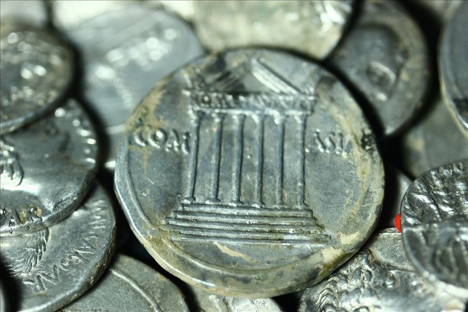 Aizanoi Antik Kenti'nde "Roma'nın sikke koleksiyonu" bulundu