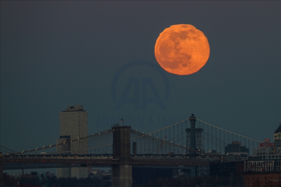 Hëna e plotë e parë e vitit të ri në New York