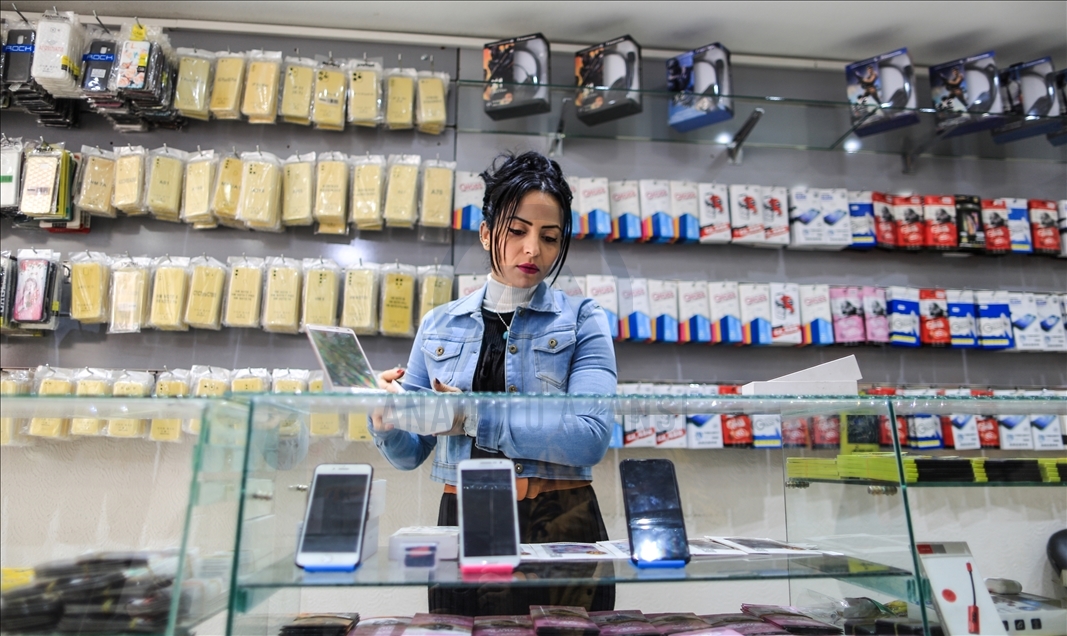 Gazzeli gençler kendi küçük işletmelerini kurarak işsizliğe çözüm arıyor
