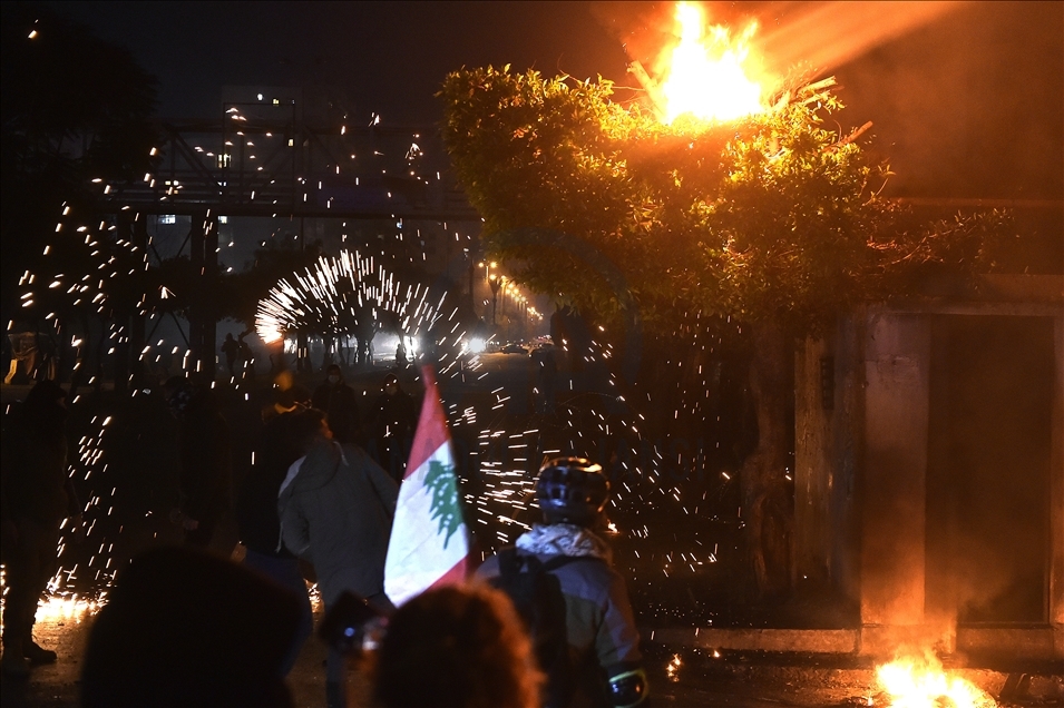 Liban, protesta kundër krizës ekonomike dhe karantinës së COVID-19