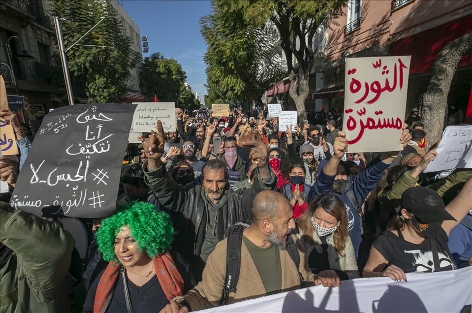 Tunisie : Marche pour exiger la libération des personnes arrêtées lors des manifestations