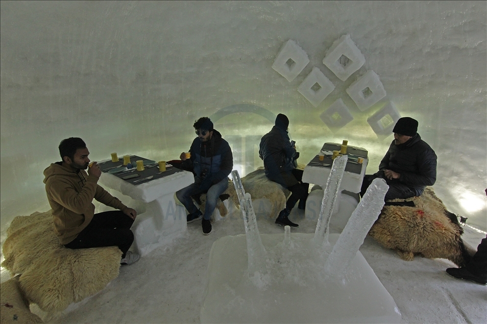 El primer café iglú de la India y la famosa estación de esquí de Gulmarg
