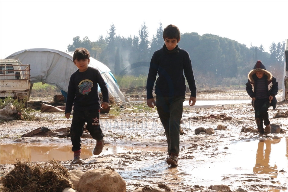 Përmbytjet përfshijnë kampin e refugjatëve në Afrin të Sirisë