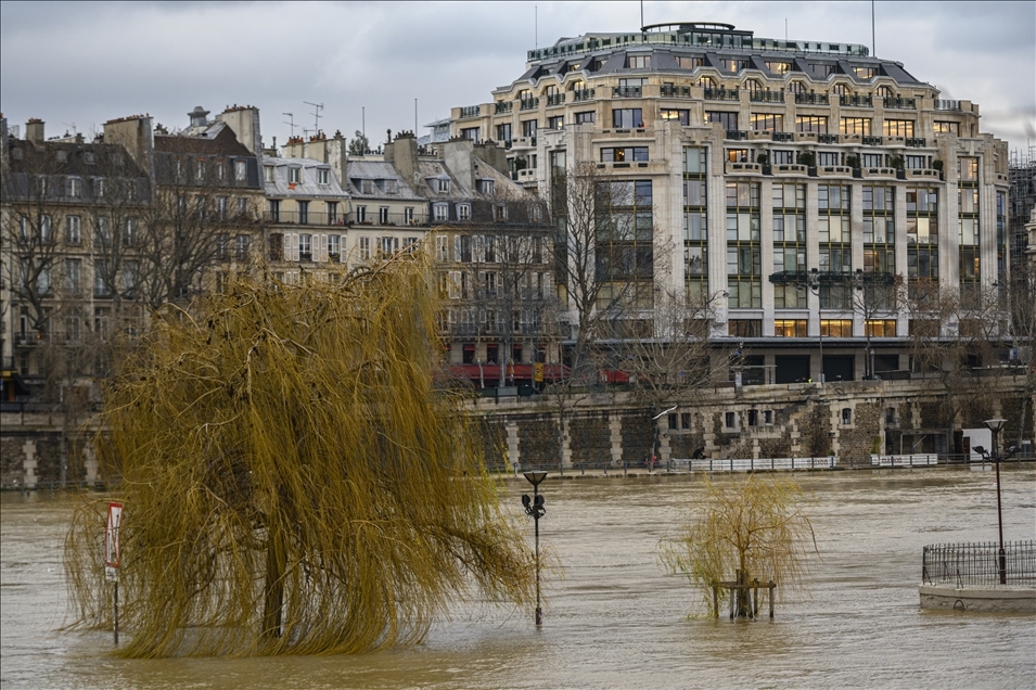 Several sections of the banks closed due to the flooding of the Seine, in Paris on February 1st, 2021.