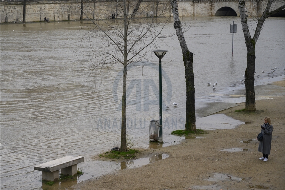 Several sections of the banks closed due to the flooding of the Seine, in Paris on February 1st, 2021.