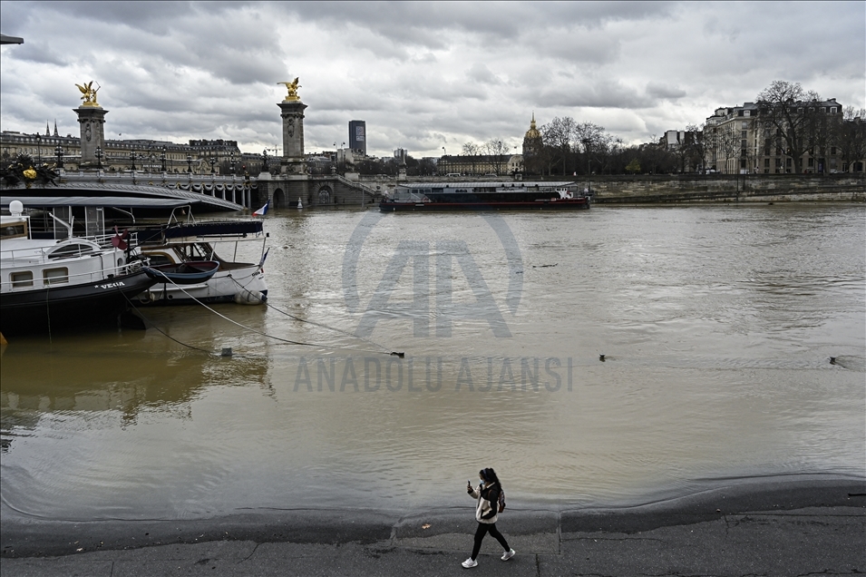 Several sections of the banks closed due to the flooding of the Seine, in Paris on February 1st, 2021.