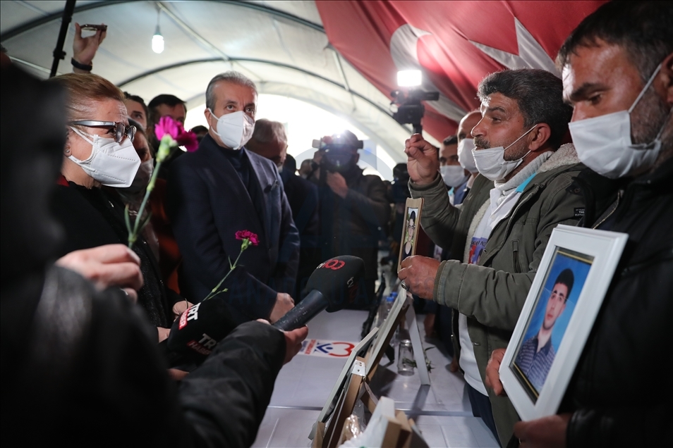Ticaret Bakanı Ruhsar Pekcan, Diyarbakır annelerini ziyaret etti
