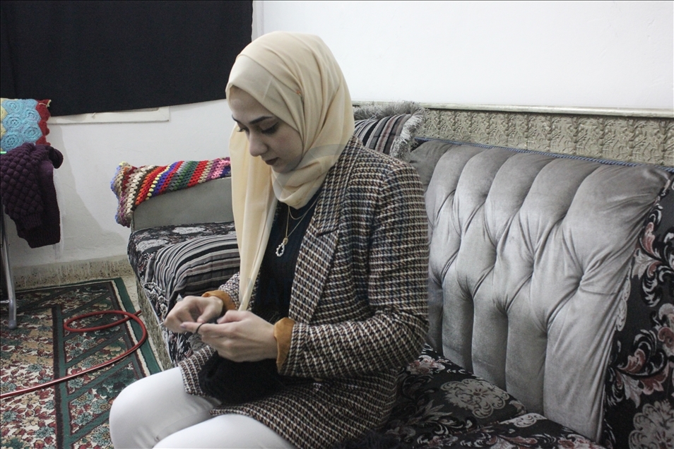 "شرابيش".. مشروع "منزلي" بالأردن رأسماله صنارة صوف