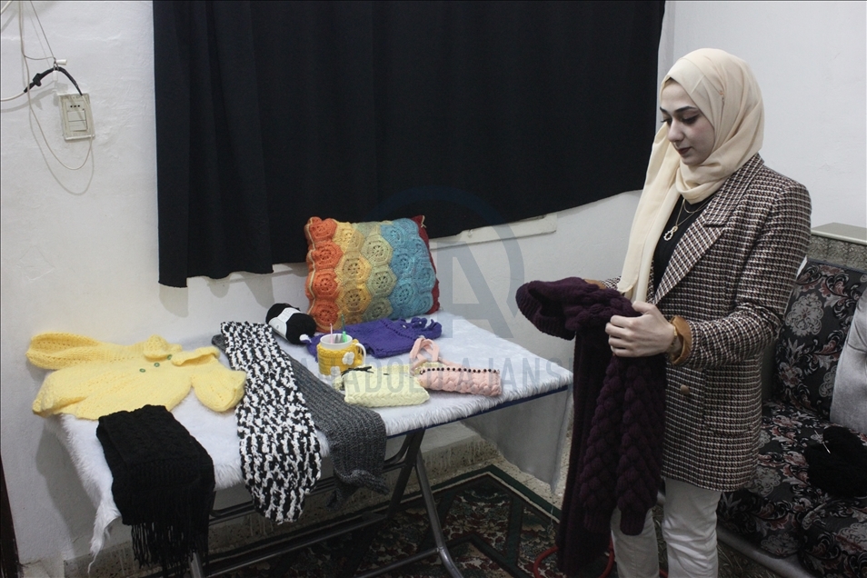 "شرابيش".. مشروع "منزلي" بالأردن رأسماله صنارة صوف