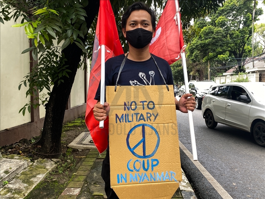 Aksi menentang kudeta Myanmar di Jakarta