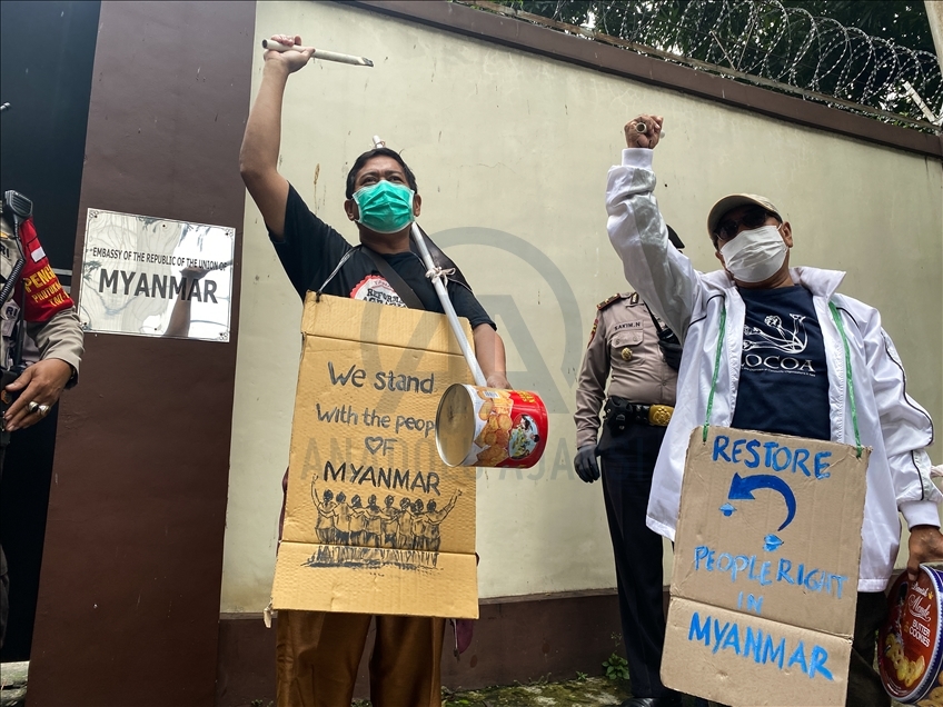Aksi menentang kudeta Myanmar di Jakarta