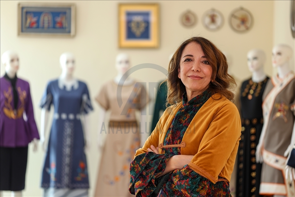 Urartu motifleriyle hazırlanan kadın kıyafetleri defileyle tanıtılacak