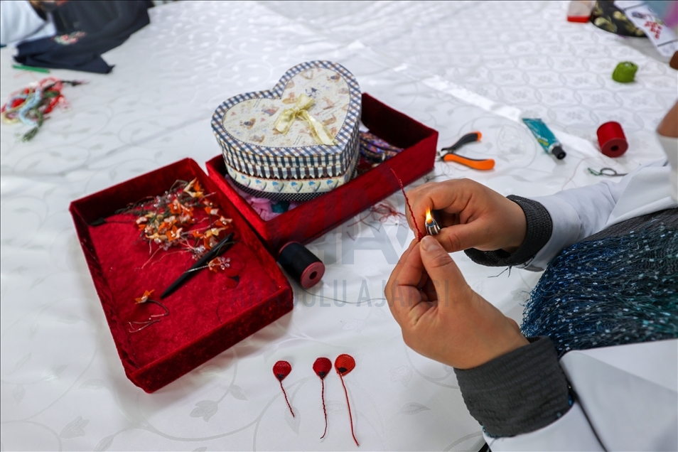 Urartu motifleriyle hazırlanan kadın kıyafetleri defileyle tanıtılacak