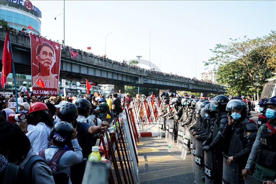 Protes anti-kudeta di Myanmar terus berlanjut meskipun ada larangan