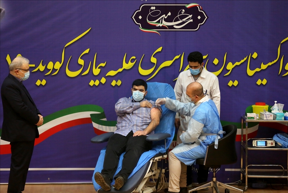 آغاز واکسیناسیون سراسری علیه بیماری کووید-19 در ایران 