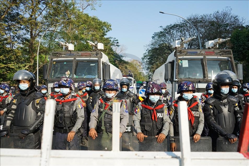 Protes anti-kudeta di Myanmar terus berlanjut meskipun ada larangan