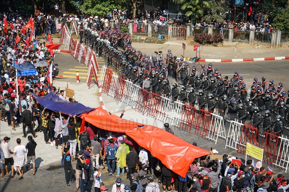 Protes anti-kudeta di Myanmar terus berlanjut meskipun ada larangan