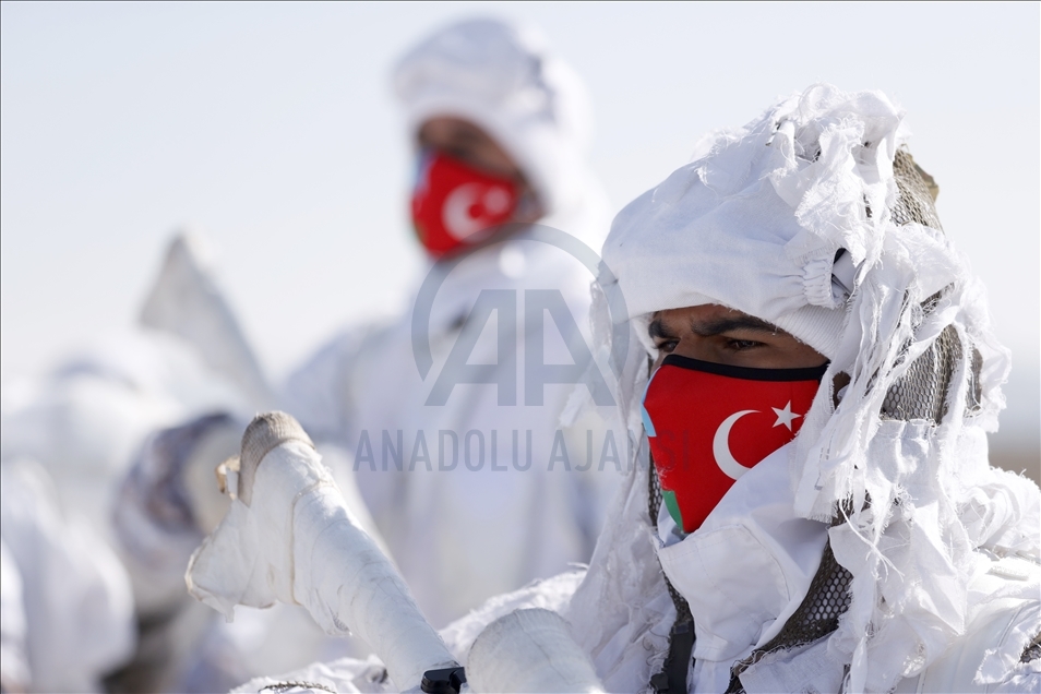 Türk Silahlı Kuvvetlerinin Kars'ta düzenlediği "Kış-2021 Tatbikatı" nefes kesiyor