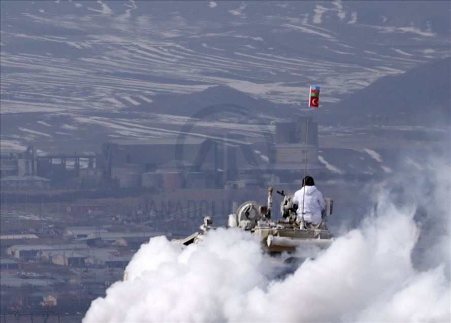 Türk Silahlı Kuvvetlerinin Kars'ta düzenlediği "Kış-2021 Tatbikatı" nefes kesiyor