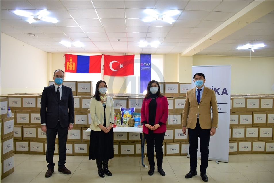 ترکیه میان 2 هزار خانواده‌ مغولستانی بسته‌های مواد غذایی توزیع کرد 
