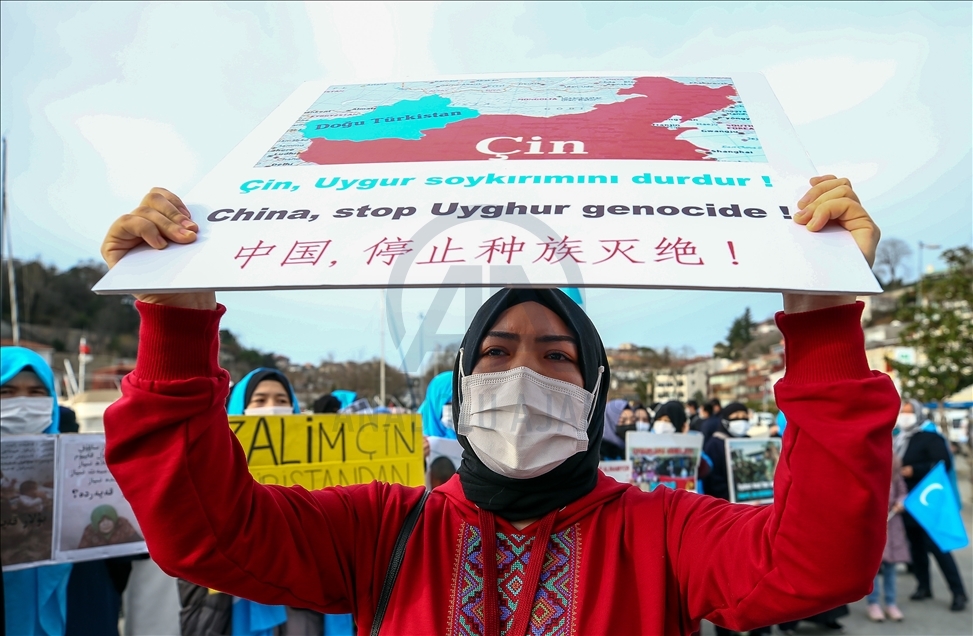 Uighur Turks stage protest outside Chinese Consulate in Istanbul