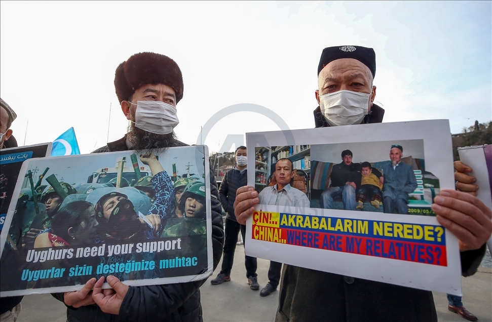 Uighur Turks stage protest outside Chinese Consulate in Istanbul