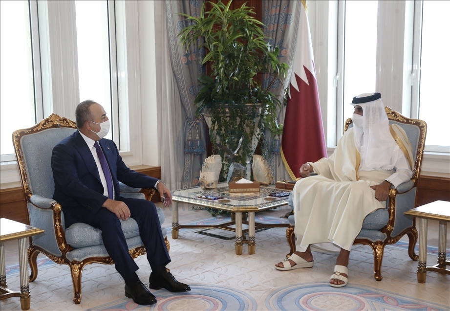 أمير قطر يبحث مع تشاووش أوغلو المستجدات الإقليمية والدولية