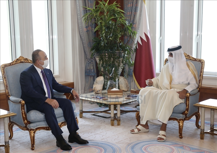 أمير قطر يبحث مع تشاووش أوغلو المستجدات الإقليمية والدولية