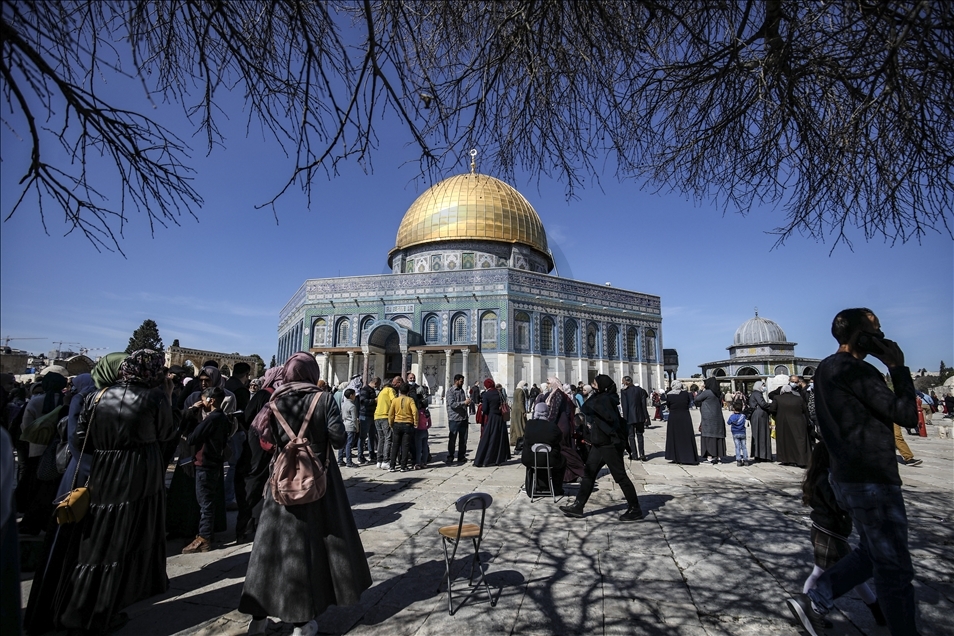 هزاران فلسطینی نماز جمعه را در مسجدالاقصی اقامه کردند