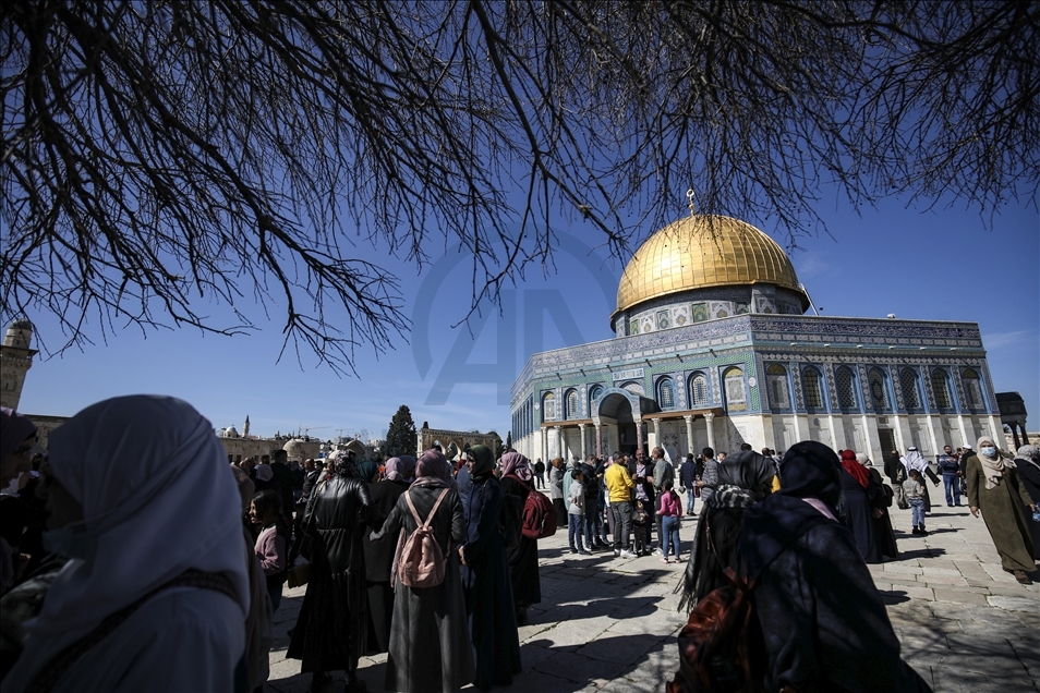 هزاران فلسطینی نماز جمعه را در مسجدالاقصی اقامه کردند