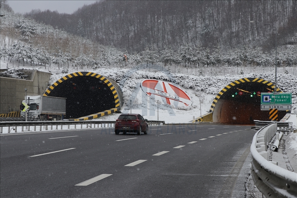 Bolu Dağı'nda  kar yağışı