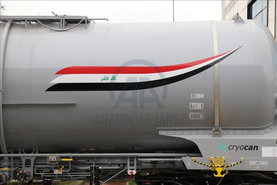 تركيا تبدأ تسليم العراق صهاريج لنقل النفط على القطارات