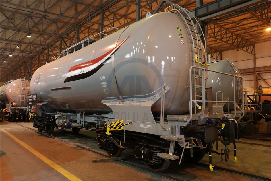 تركيا تبدأ تسليم العراق صهاريج لنقل النفط على القطارات