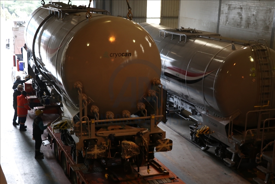 تركيا تبدأ تسليم العراق صهاريج لنقل النفط على القطارات