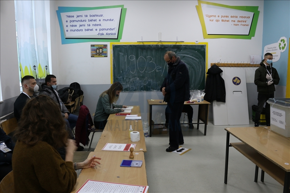 Kosovo: Otvorena biračka mesta na prevremenim parlamentarnim izborima