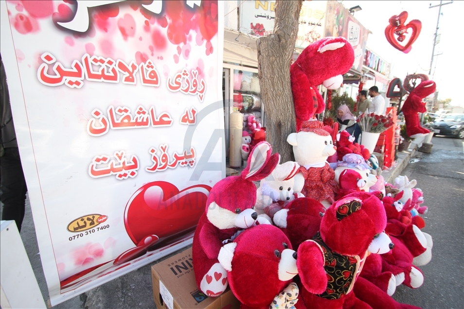 لە ڤاڵانتاین-دا بە ئاشکرا گوڵی سوور دەکڕن و بە دزییەوە پێشکەشی دەکەن