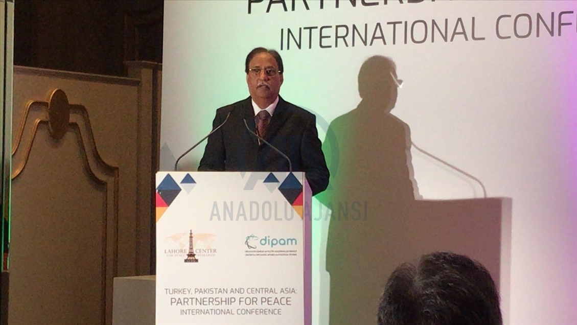 کنفرانس بین‌المللی برای برقراری صلح منطقه‌ای در استانبول آغاز به کار کرد 