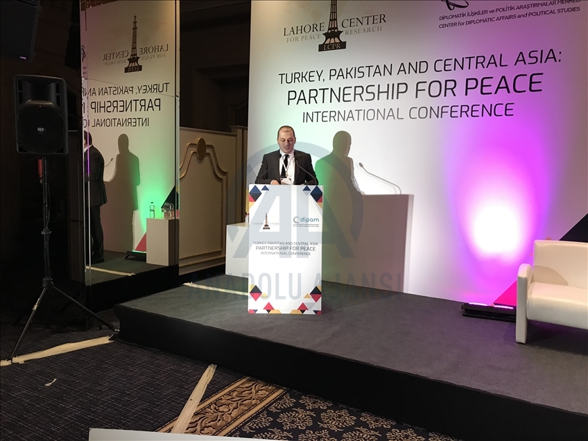 کنفرانس بین‌المللی برای برقراری صلح منطقه‌ای در استانبول آغاز به کار کرد 