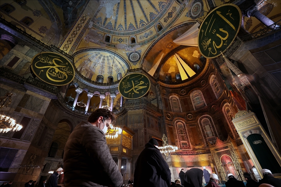 مراسم «لیله الرغائب» در استانبول ترکیه