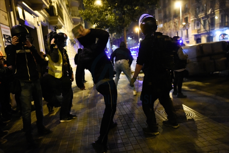 Spanjë, sërish incidente të dhunshme në protestat për lirimin e reperit të burgosur