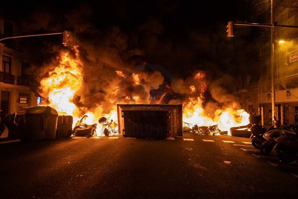 Spanjë, sërish incidente të dhunshme në protestat për lirimin e reperit të burgosur