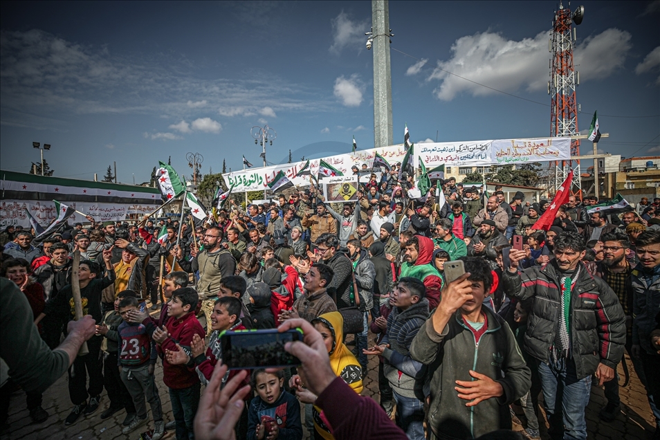 آوارگان سوری برای بازگشت به خانه‌های خود تظاهرات کردند