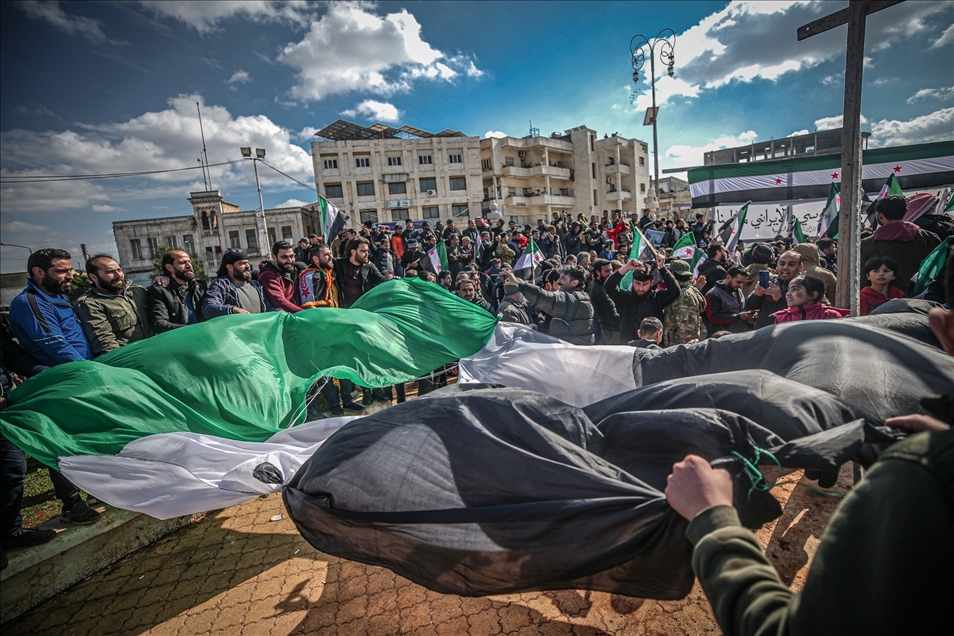 آوارگان سوری برای بازگشت به خانه‌های خود تظاهرات کردند