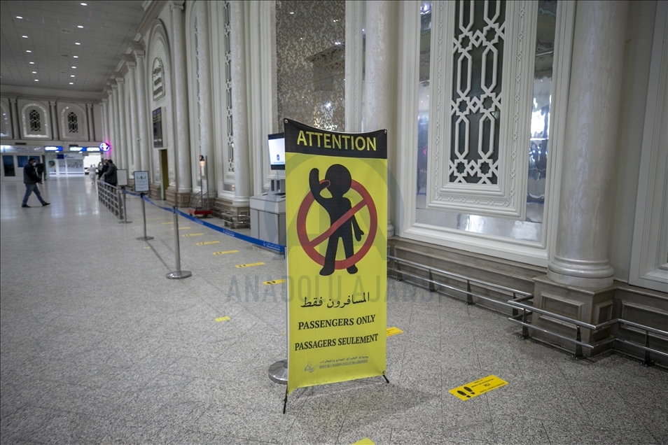 إضراب الخطوط التونسية.. توقف الملاحة بمطار "قرطاج" الدولي