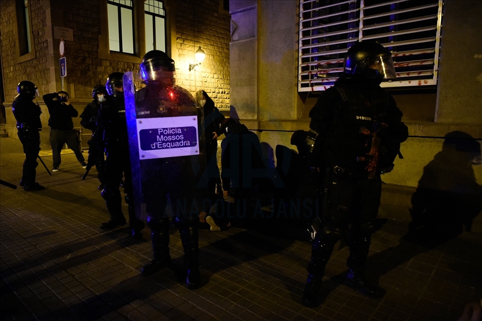 Spanjë, sërish incidente të dhunshme në protestat për lirimin e reperit të burgosur