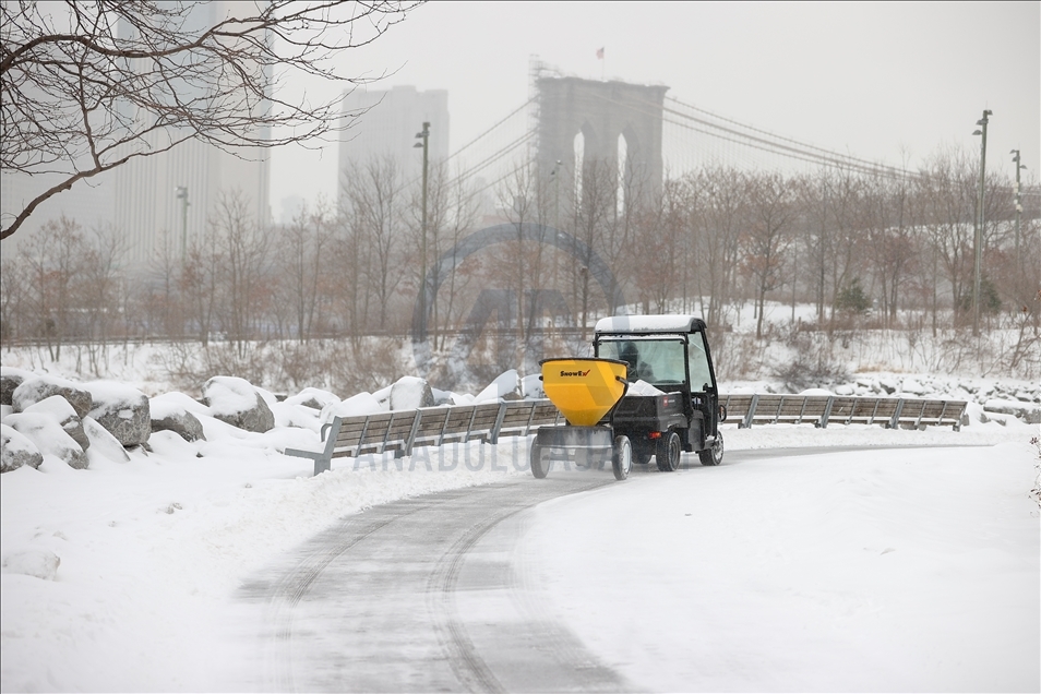 Winter storm hits in New York