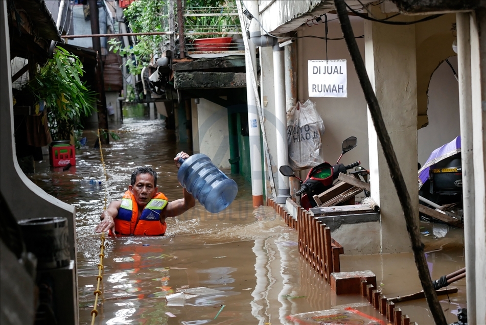 Nuevas inundaciones se presentan en Yakarta, Indonesia